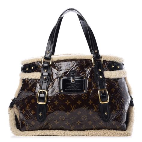 LOUIS VUITTON Patent Monogram Shearling Sac Thunder